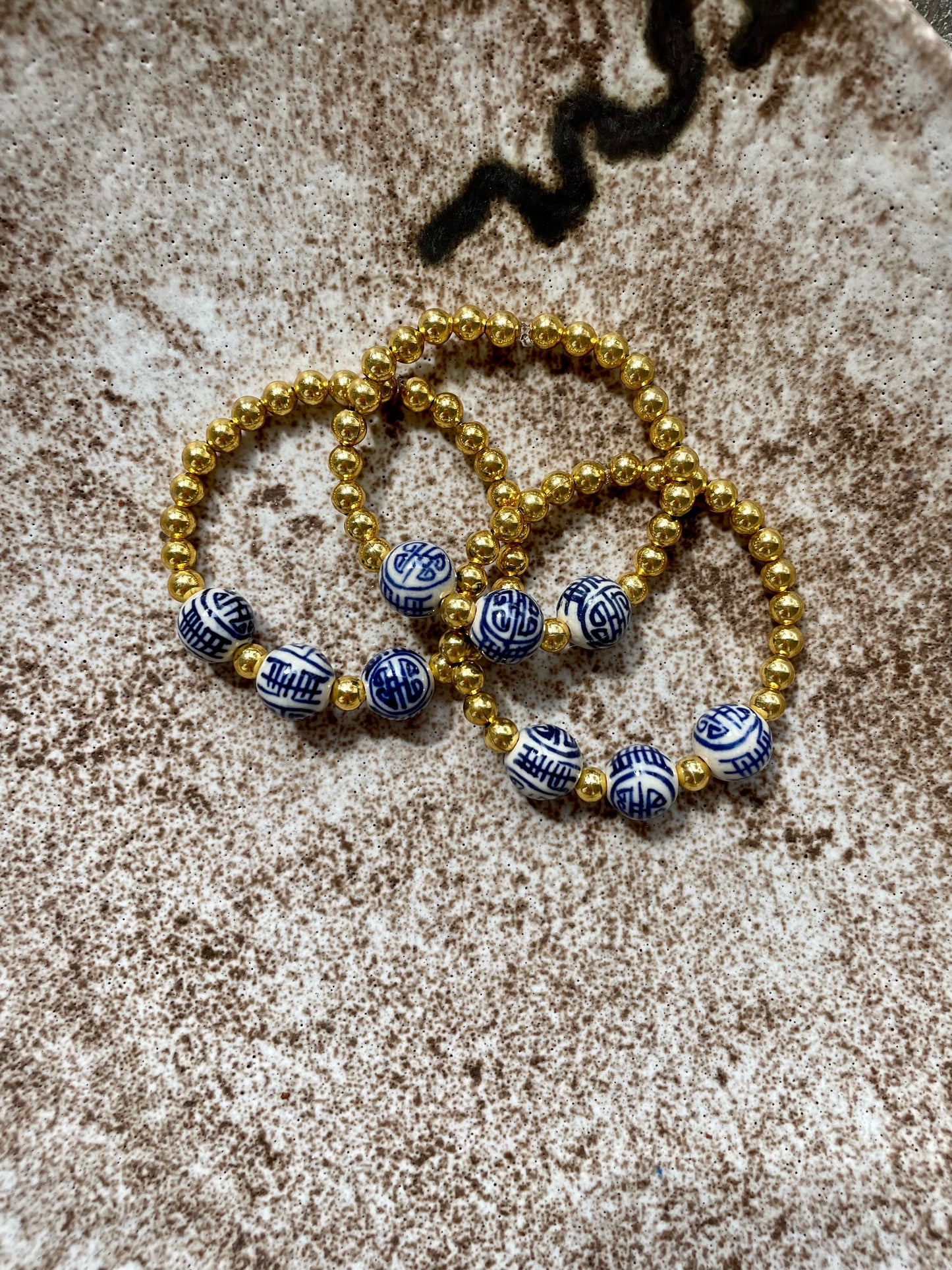 Blue & white gold beaded bracelet