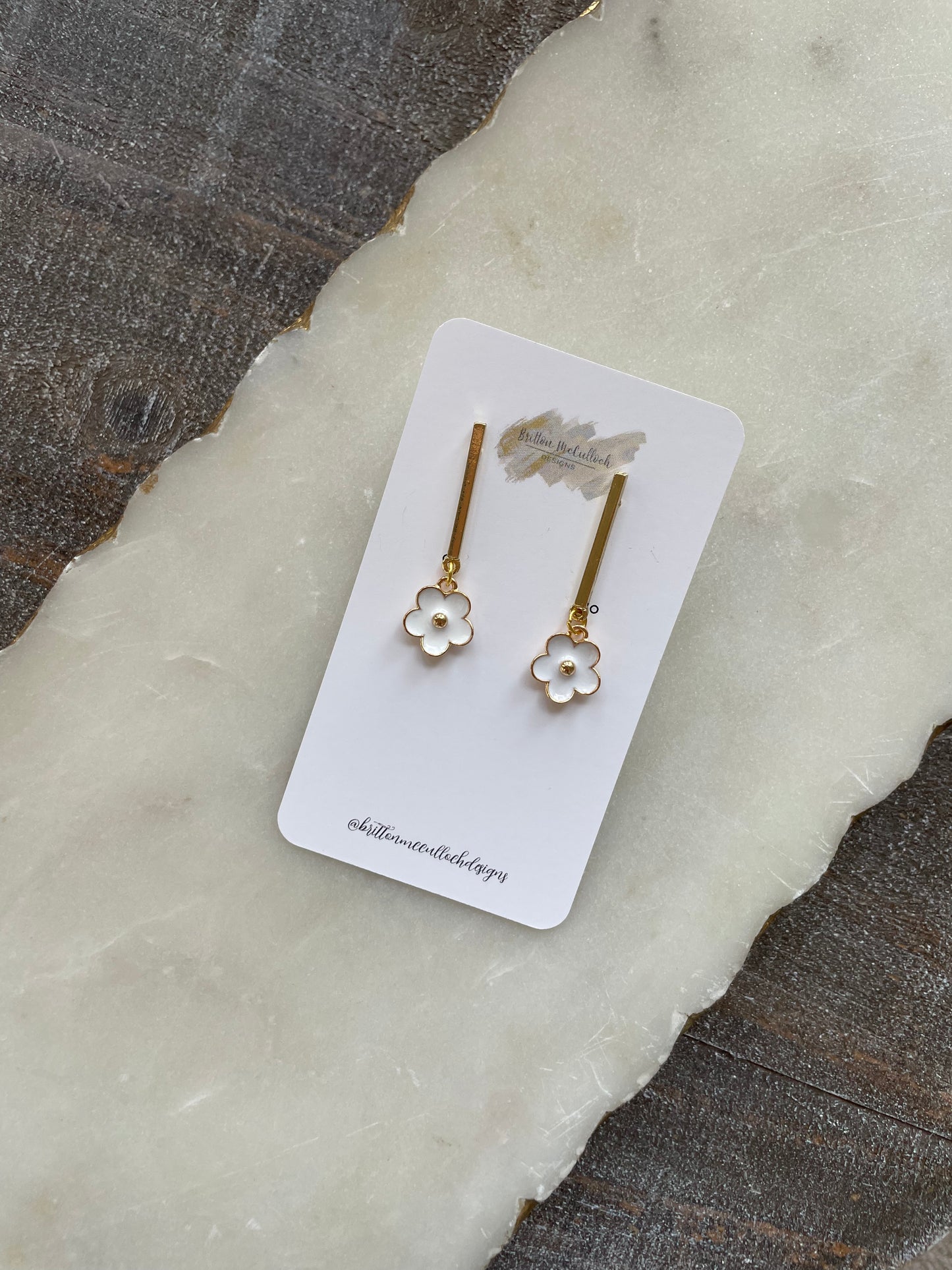 Flower earrings with gold post