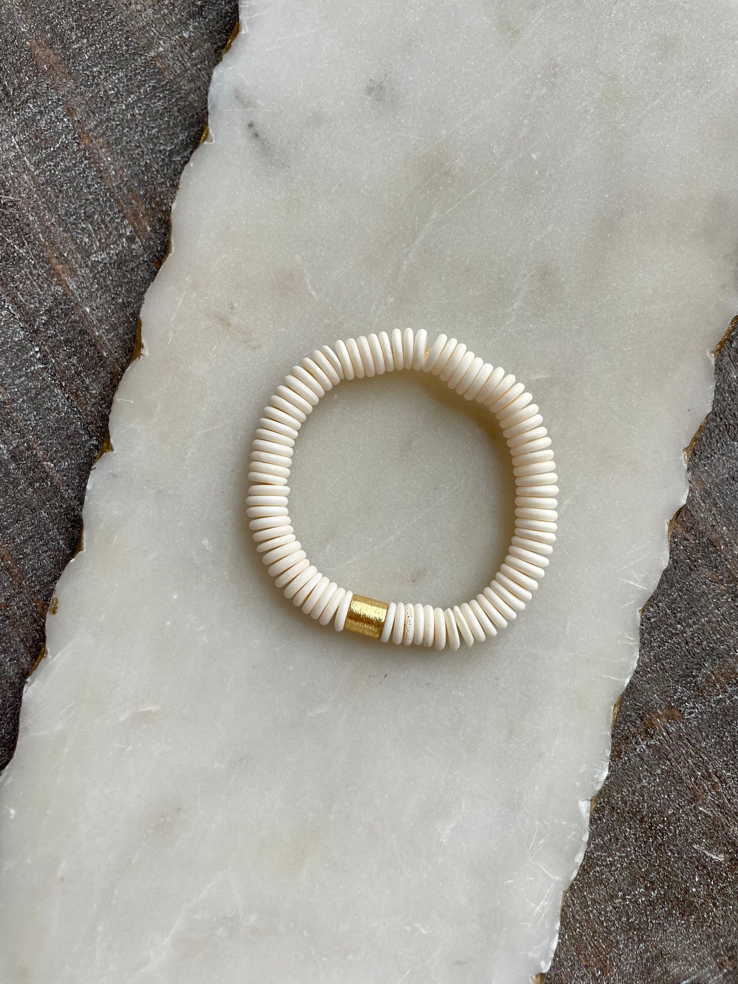 Cream/blue bracelet with gold accent