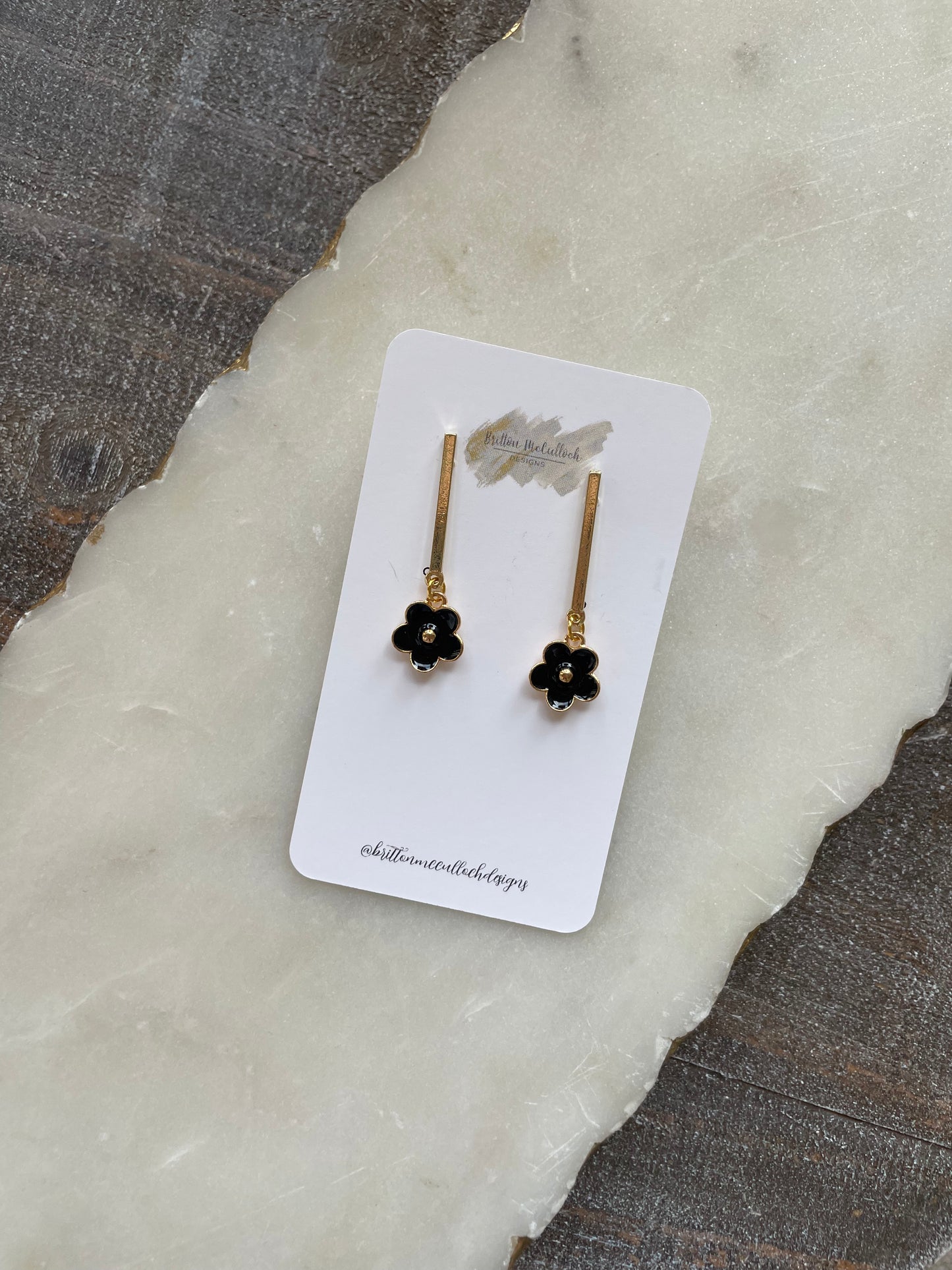 Flower earrings with gold post